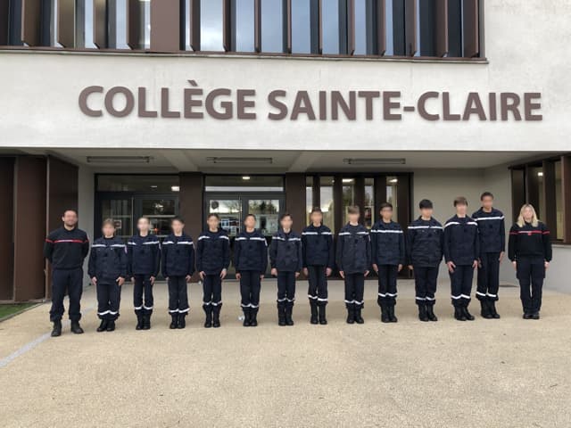 Section Jeunes Sapeurs Pompiers du nouveau collège Sainte Claire (82170 Tarn et Garonne)